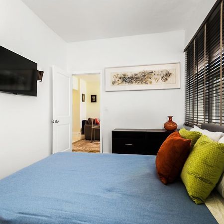 Two Bedroom Two Bath Apartment 2 Block To Beach Miami Beach Bagian luar foto