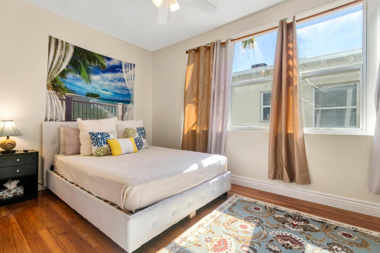 Two Bedroom Two Bath Apartment 2 Block To Beach Miami Beach Bagian luar foto