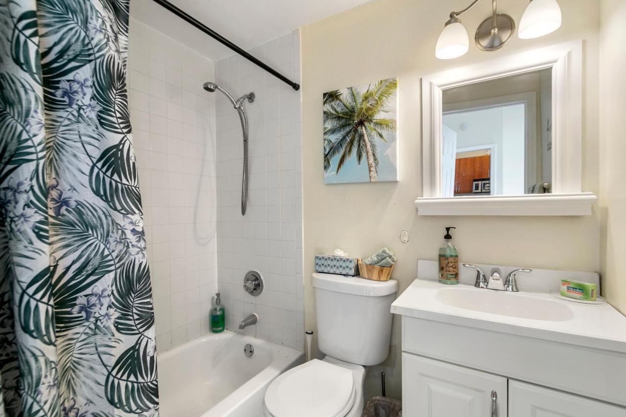 Two Bedroom Two Bath Apartment 2 Block To Beach Miami Beach Bagian luar foto