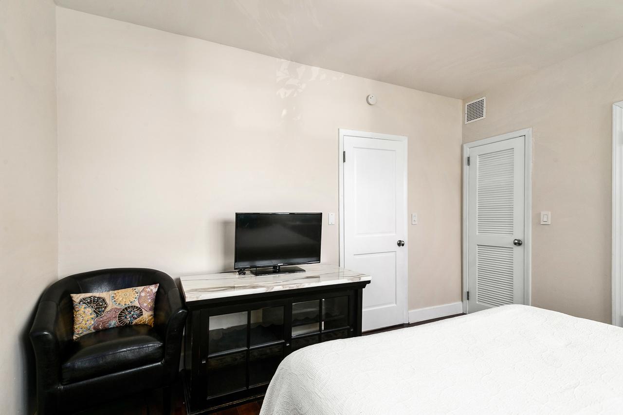 Two Bedroom Two Bath Apartment 2 Block To Beach Miami Beach Bagian luar foto