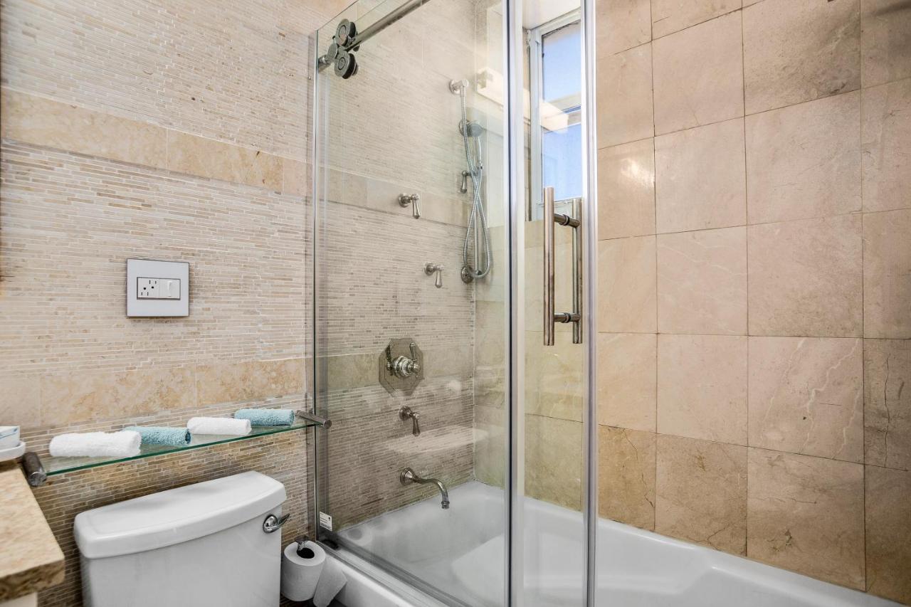 Two Bedroom Two Bath Apartment 2 Block To Beach Miami Beach Bagian luar foto