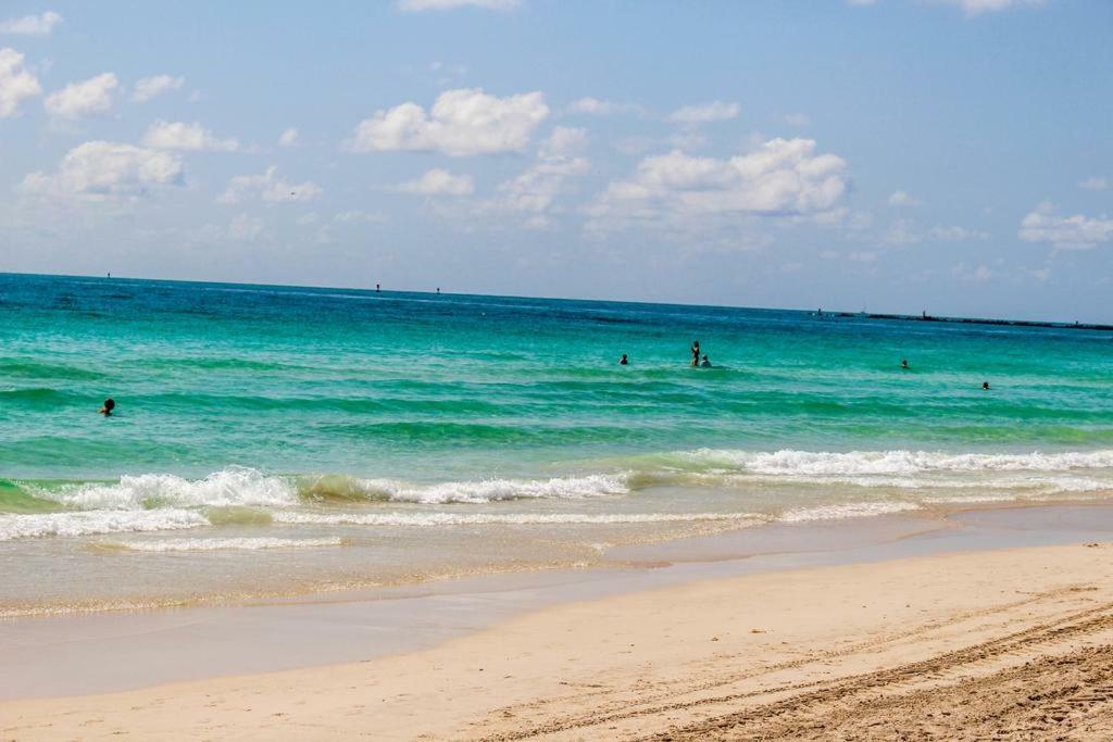 Two Bedroom Two Bath Apartment 2 Block To Beach Miami Beach Bagian luar foto
